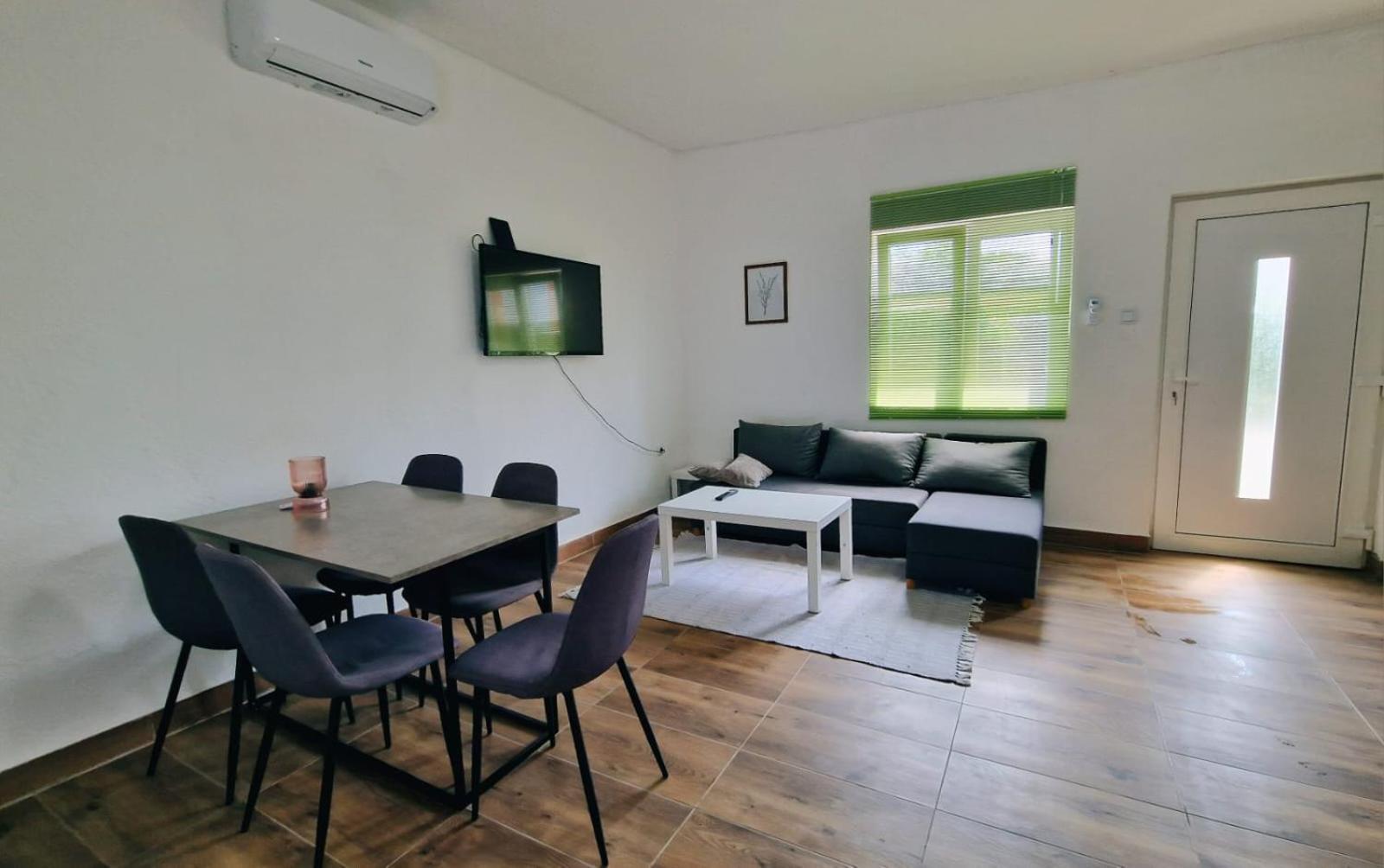 Apartman Lena Tusilovic Exterior foto