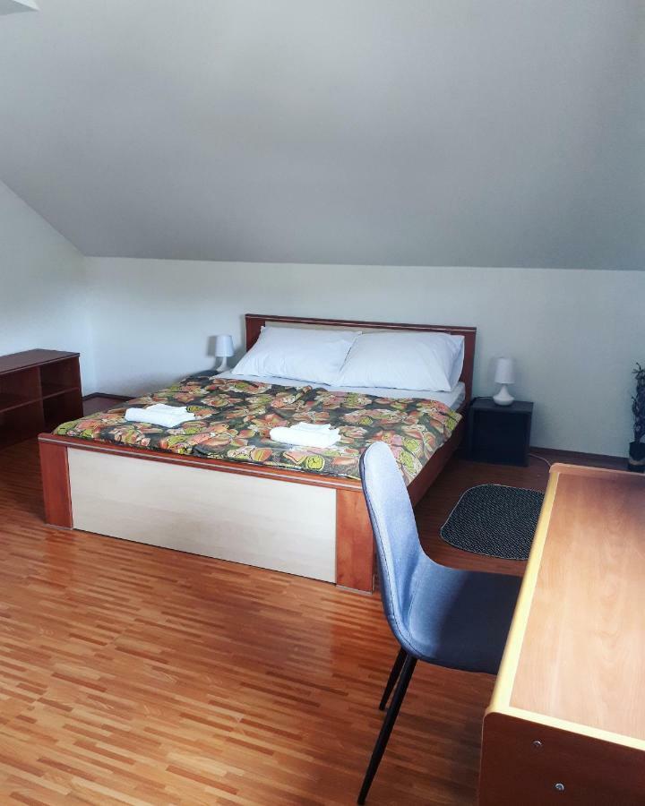 Apartman Lena Tusilovic Exterior foto